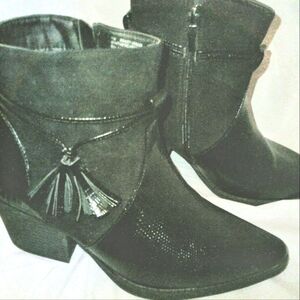Cloud Walker Zip-up Heeled Ankle Boots